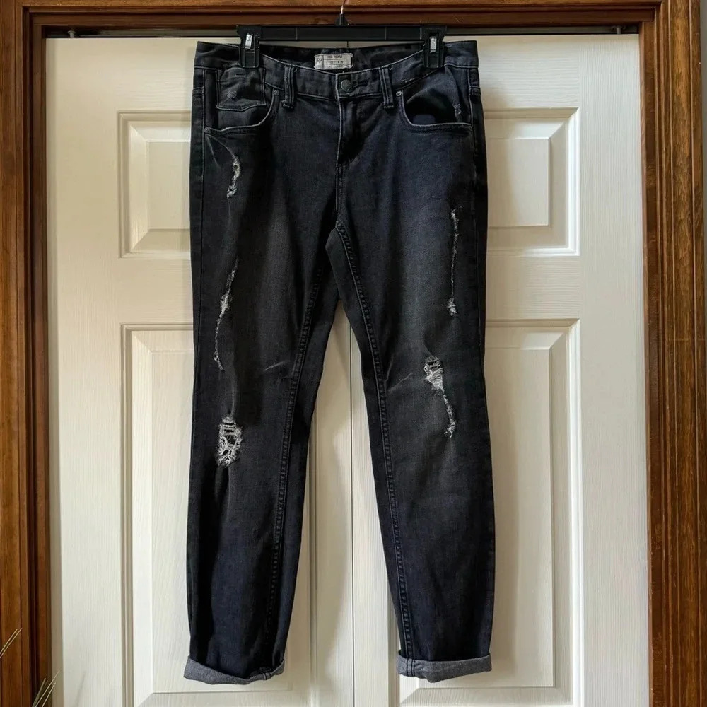 Free People Distressed Mid Rise Skinny Leg Denim Jeans Women’s size 29